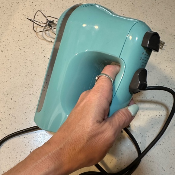 NWOT KitchenAid Power 5-Speed Hand Mixer in aqua - Picture 9 of 10